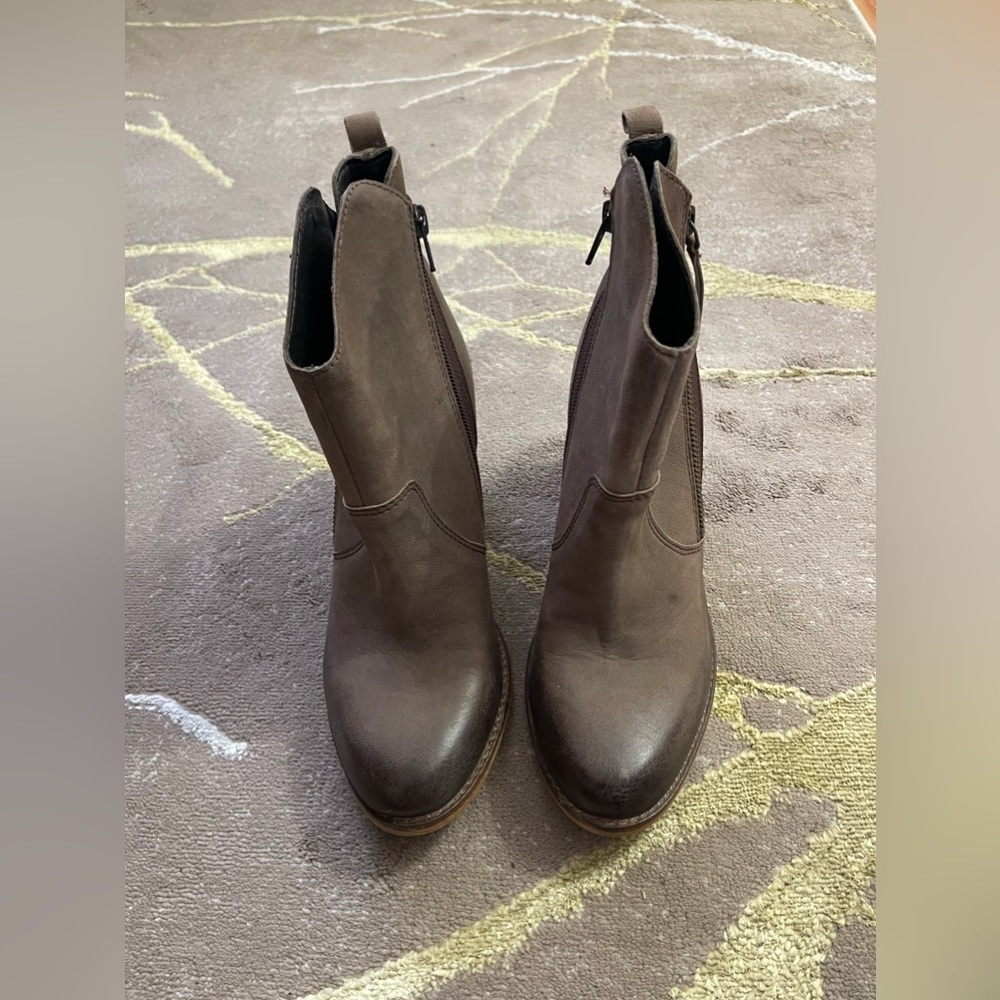 Rebel  brown  ankle bootie
